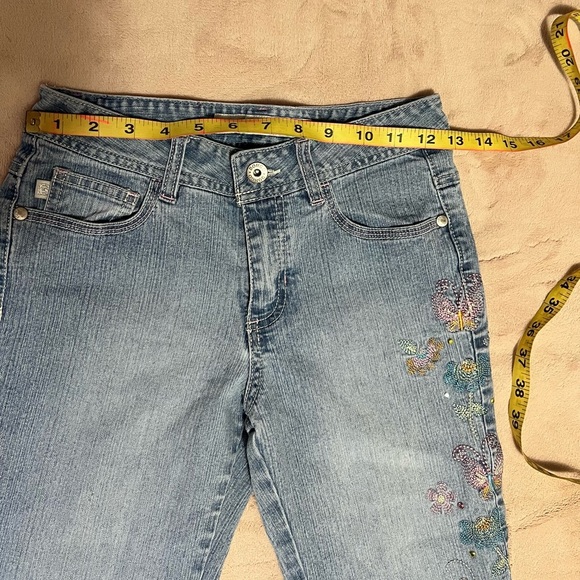 Bongo - Picture 3 of 6